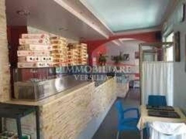 Locale commerciale in Vendita