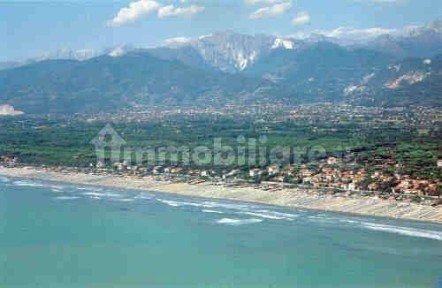 Locale commerciale in Vendita