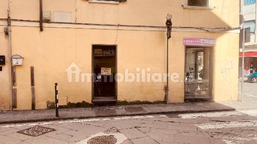 Locale commerciale in Vendita