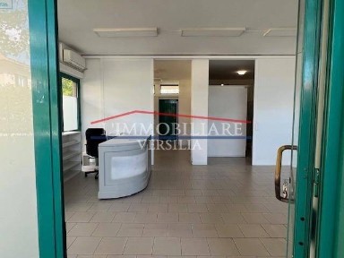 Locale commerciale in Vendita