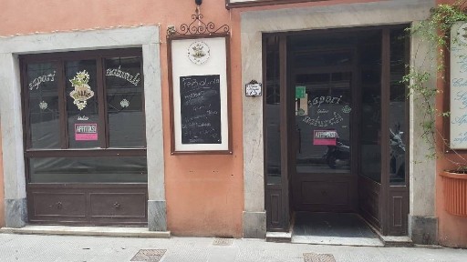 Locale commerciale in Vendita