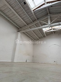 Magazzino - Deposito in Affitto