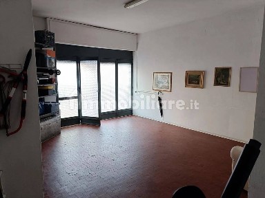 Locale commerciale in Vendita