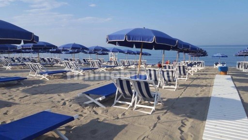 Locale commerciale in Vendita