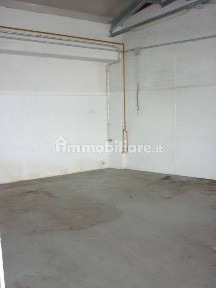 Capannone in Affitto