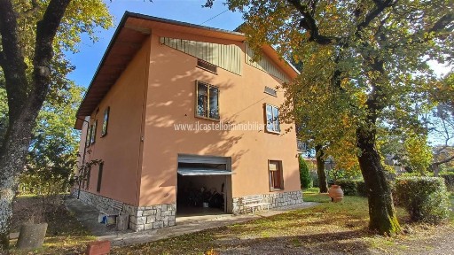 Villa unifamiliare viale Miralaghi 25, Centro, Sarteano