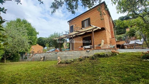 Villa unifamiliare piazza 10 Settembre 1, Centro, Chiusi