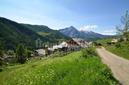 Baita Borgo Thures, Cesana Torinese