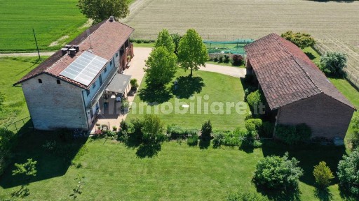 Cascina via Aldo Cagliero, Centro, Carignano