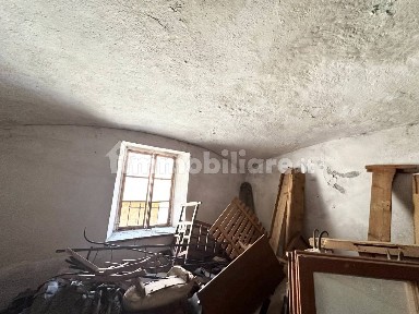 Rustico frazione Bousson, Bousson, Cesana Torinese