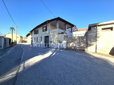 Casale Strada Moncalieri 33, Tetti, Rivoli