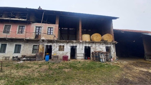 Rustico via Ricardesco, Centro, Ciriè