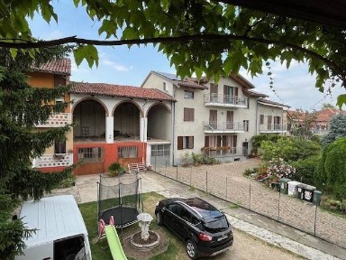 Casale via Isolabella, Centro, Poirino