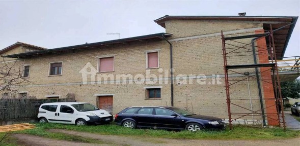 Villa all'asta via Basilicata 43, Torrita di Siena
