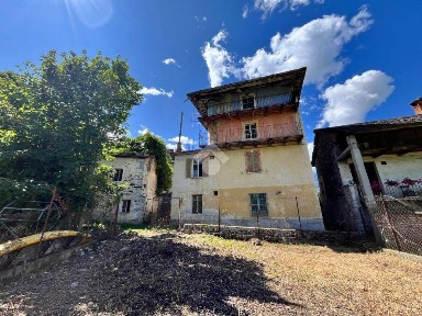 Rustico via Camillo Benso Conte di Cavour 9, Trausella, Valchiusa