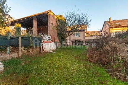 Rustico via Giovanni Battista Rossano 24, Tetti, Rivoli