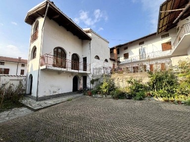 Casa colonica via Cavour 13, Albiano d'Ivrea