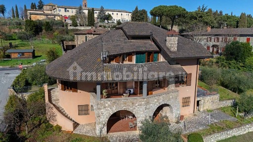 Villa unifamiliare piazza Giuseppe Garibaldi, Centro, Sinalunga