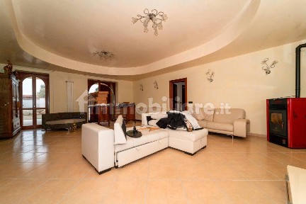 Cascina via Circonvallazione Esterna, Orbassano