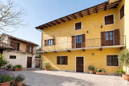 Casa colonica via Trento 16, Centro, Pavone Canavese