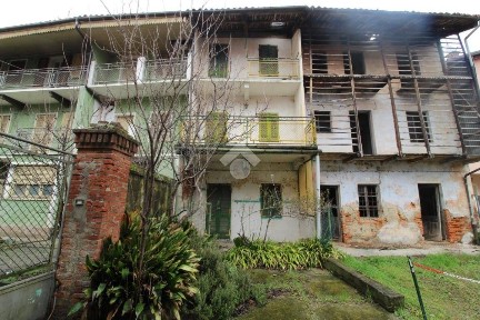 Rustico via Vittorio Alfieri 10, Centro, Caravino