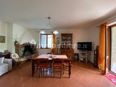 Villa unifamiliare, buono stato, 300 m², Centro, Sarteano
