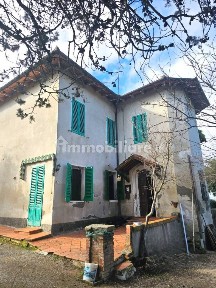 Villa bifamiliare via Vecchia del Cimitero, Torrita di Siena