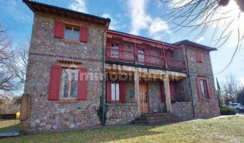 Monticiano, Case Sparse