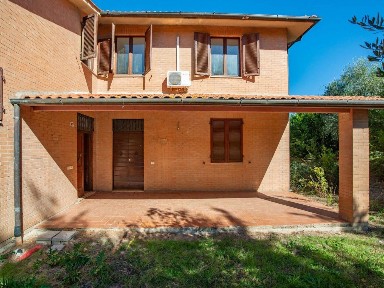 Villa unifamiliare Str. di Pieve a Bozzone, Fuori Porta Pispini, Siena