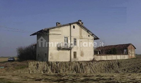 Carmagnola, Via Maniotto, 9