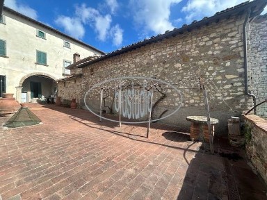 Radda in Chianti, Piazza Francesco Ferrucci, 1