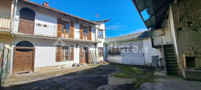 Casale via Ferreri 24, Centro, Frossasco