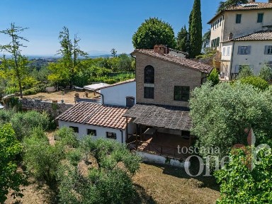 Villa unifamiliare Ss73 68, Costalpino - Costafabbri, Siena