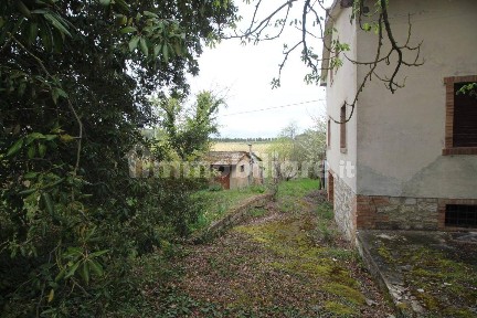 Villa unifamiliare, da ristrutturare, 260 m², Radi, Monteroni d'Arbia