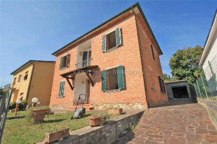 Villa bifamiliare via Giuseppe Verdi, Centro, Torrita di Siena