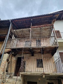 Banchette, Via Roma, 49