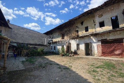 Barone Canavese, Via Roma