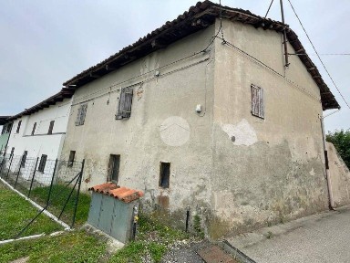 Rustico frazione mezzi 64, Settimo Torinese