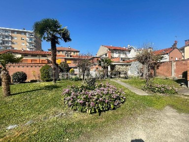 Casale via Camillo Benso di Cavour 26, Alpignano
