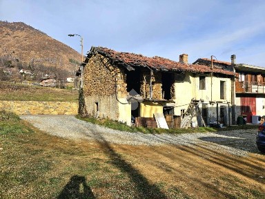 Varisella, Via montelera, 63