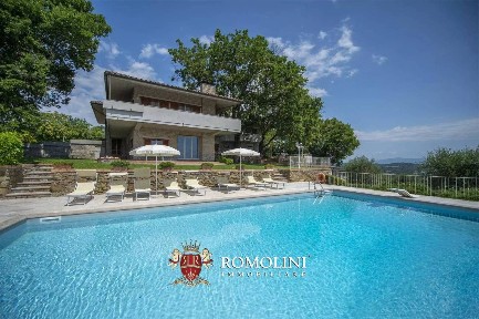 Villa unifamiliare, buono stato, 540 m², Sinalunga
