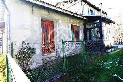 Casa colonica via Roma, 6, Centro, Bobbio Pellice