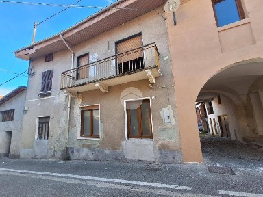 Casa colonica via Umberto I 59, Perosa Canavese