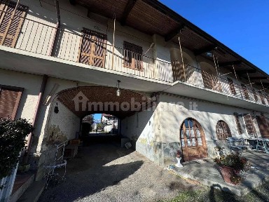 Cascina strada Cappella Merli 64, Bricherasio