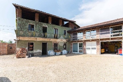 Rustico via stura 15, Centro, Ciriè