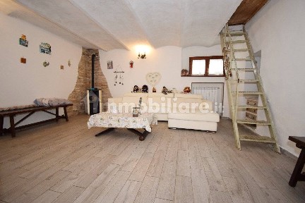 Casale frazione Zucchea 8, Cavour