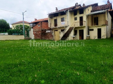 Casale via Alfonso Brachet 12, Grosso
