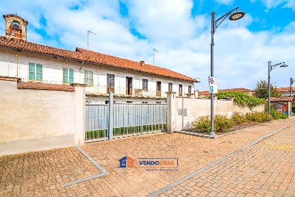 Casale via delle Scuole 14, Pancalieri