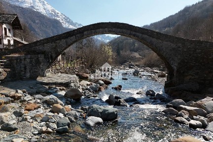 Rustico Località Fondo snc, Traversella
