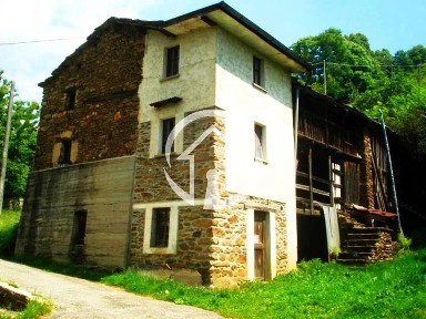 Casale piazza Roma, Angrogna